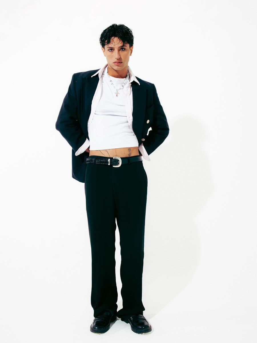 Look completo del editorial, cuerpo entero
